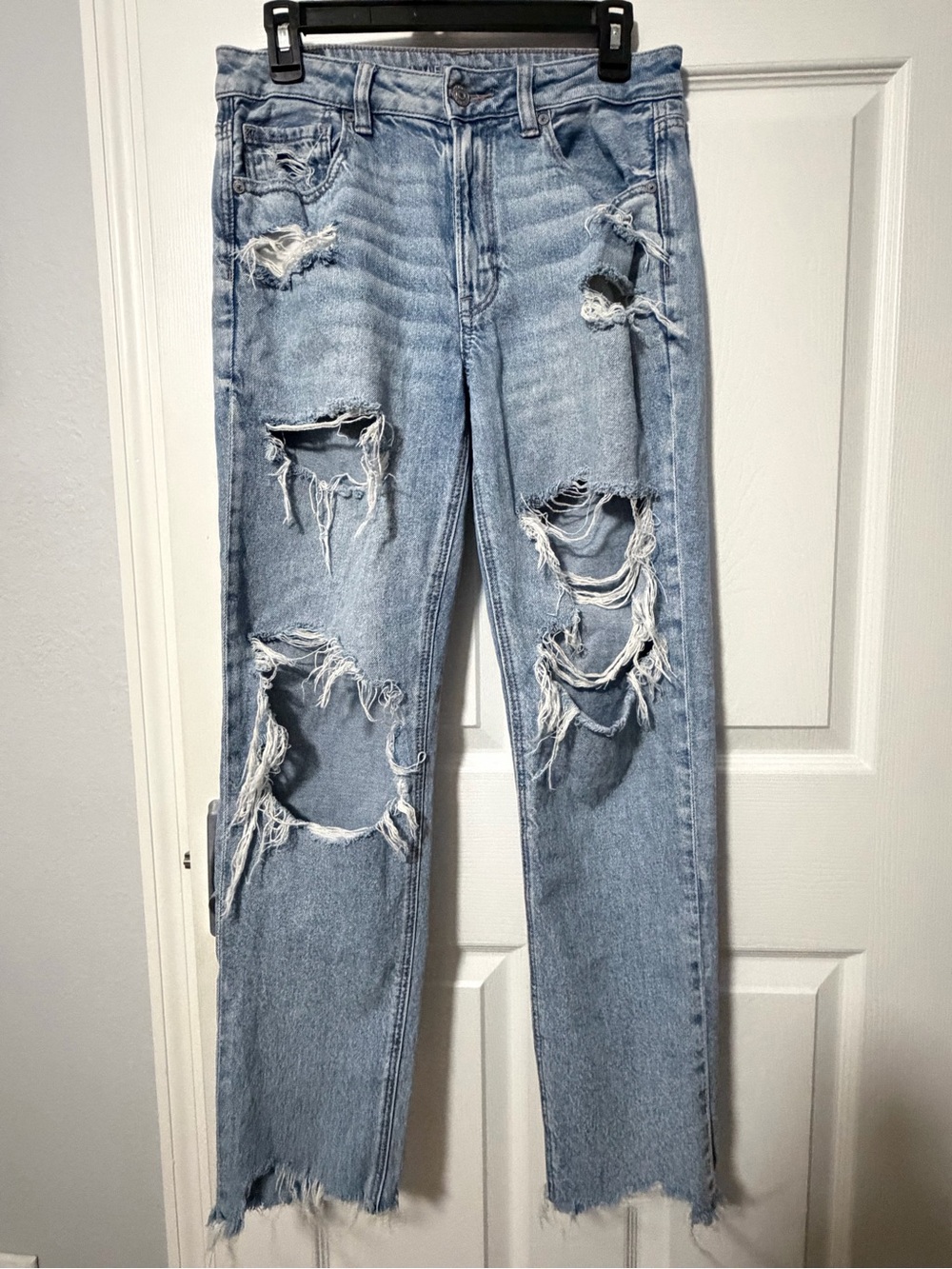 American Eagle Outfitters Light Blue Distressed Straight Leg Jeans